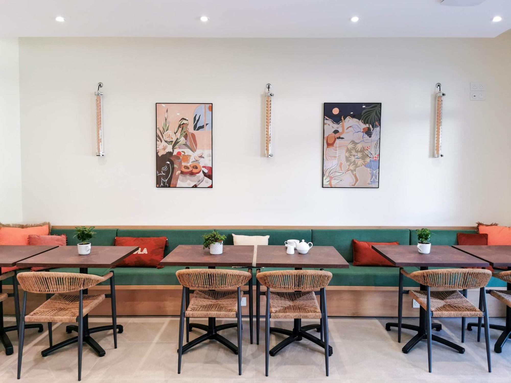 Bloom Hostel Bar & Garden Бордо Экстерьер фото