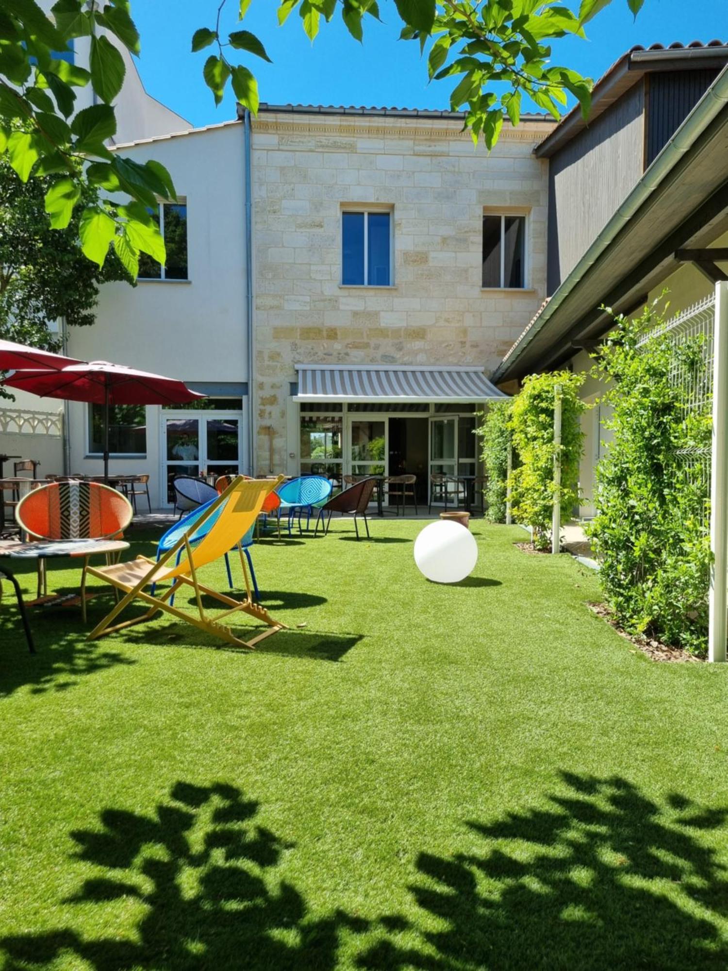 Bloom Hostel Bar & Garden Бордо Экстерьер фото